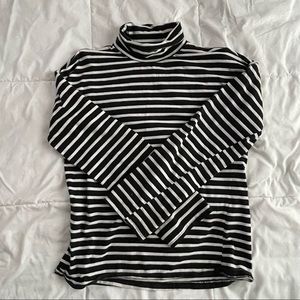 YESSTYLE STRIPED TURTLENECK